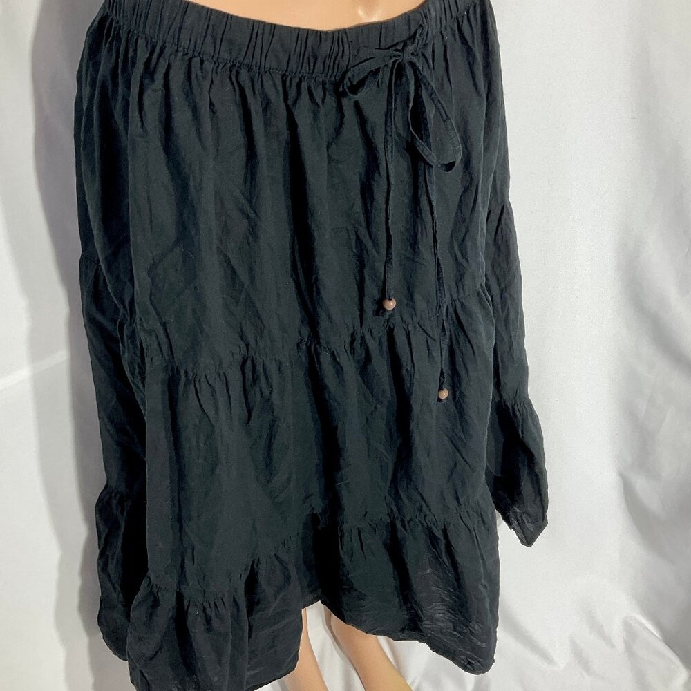 White Stag Size Med Black Crinkle Midi Skirt